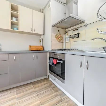 Pochyla Comfort By Bookinghost